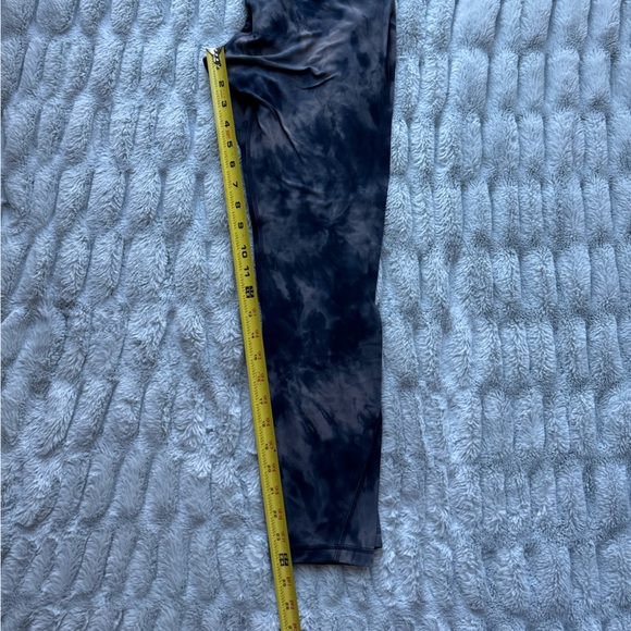 Lululemon Tie-Dye Leggings Size 10 - Picture 6 of 7